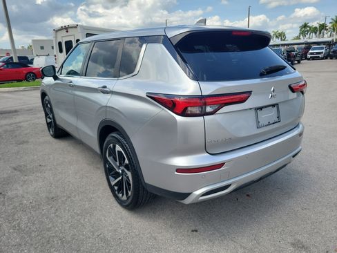 Used 2024 Mitsubishi Outlander SE FWD image 7