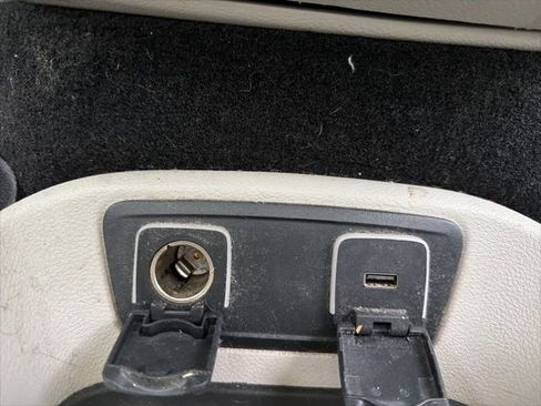 Used 2017 Chrysler Pacifica Limited image 43