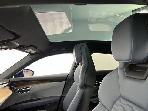 Used 2024 Audi e-tron GT Premium Plus image 28