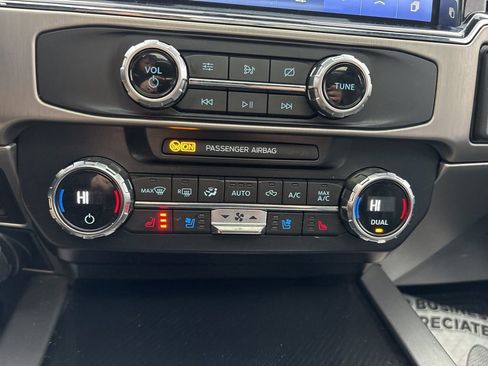 Used 2022 Ford F350 Platinum image 14