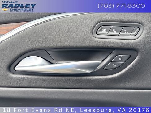 Used 2023 Cadillac Escalade Premium Luxury AWD/4WD image 15