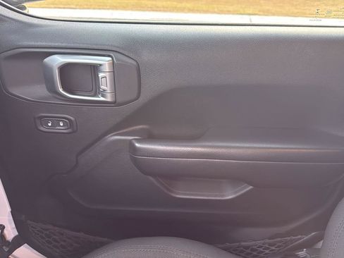 Certified 2020 Jeep Wrangler Willys image 20