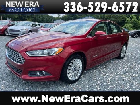 Used 2013 Ford Fusion SE image 1