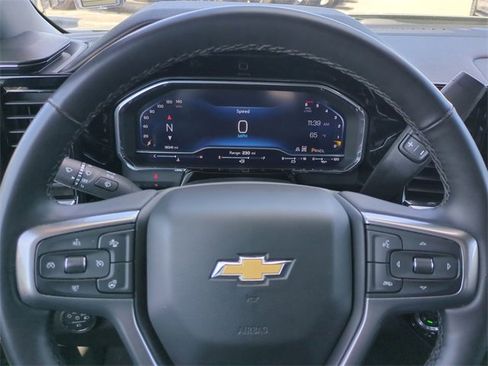 Certified 2025 Chevrolet Silverado 2500 LT w/ Convenience Package image 32