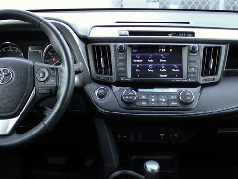 Used 2017 Toyota RAV4 Limited image 28