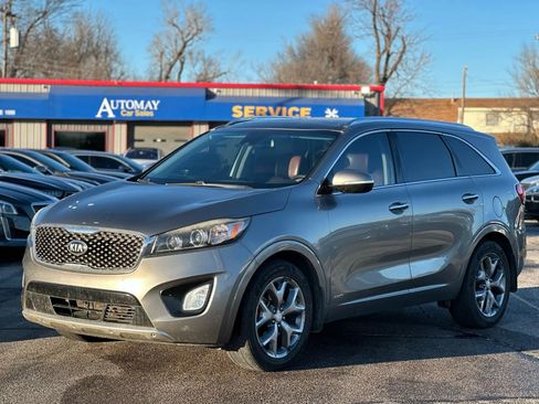 Used 2017 Kia Sorento SX image 1