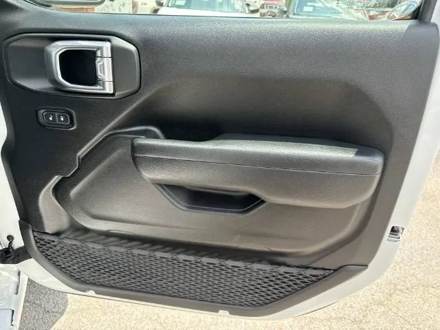Used 2025 Jeep Wrangler Unlimited Sport AWD/4WD image 25