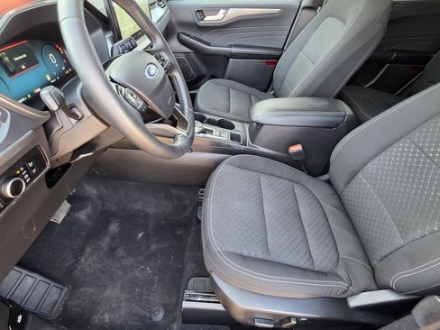Used 2023 Ford Escape Active w/ Tech Pack #2 AWD/4WD image 6