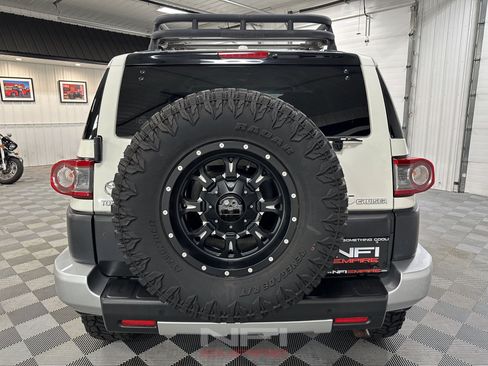 Used 2013 Toyota FJ Cruiser 4WD w/ Upgrade Pkg image 9