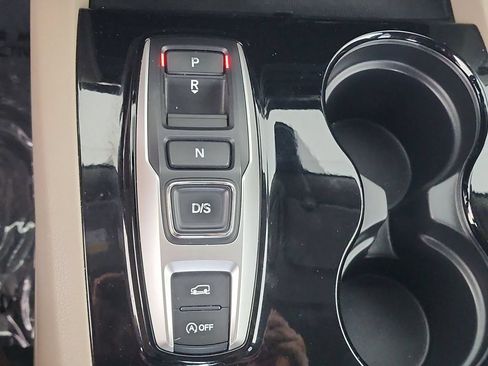 Used 2018 Honda Pilot Elite image 16