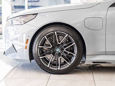 Used 2025 BMW M5 w/ Carbon Package image 8