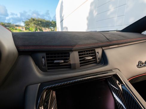 Used 2019 Lamborghini Aventador SVJ image 50