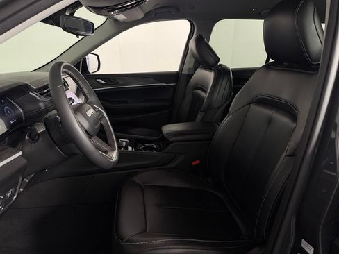 Certified 2023 Jeep Grand Cherokee Limited w/ Black Appearance Package AWD/4WD image 23