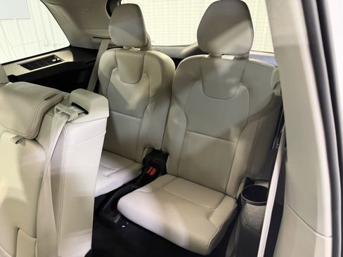 Used 2025 Volvo XC90 B5 Plus w/ Protection Package Premier image 13