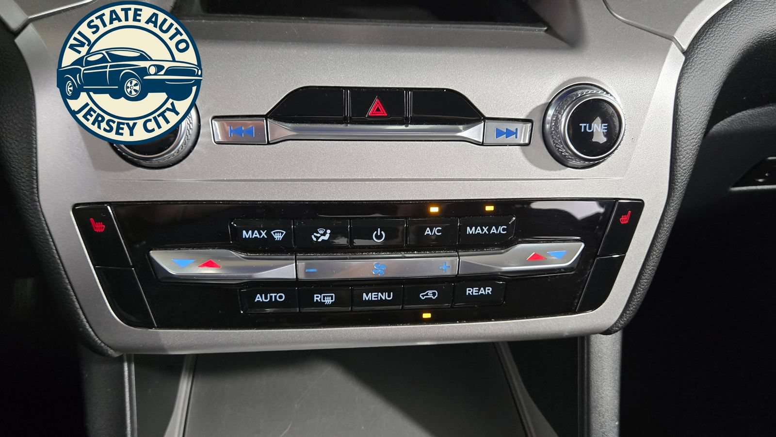 Used 2022 Ford Explorer XLT AWD/4WD image 20