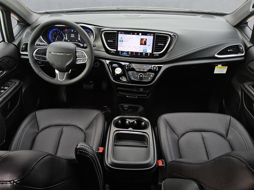New 2027 Chrysler Pacifica Select w/ Family Tech Group FWD image 10