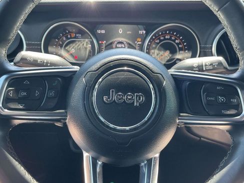Used 2018 Jeep Wrangler Unlimited Sahara AWD/4WD image 25