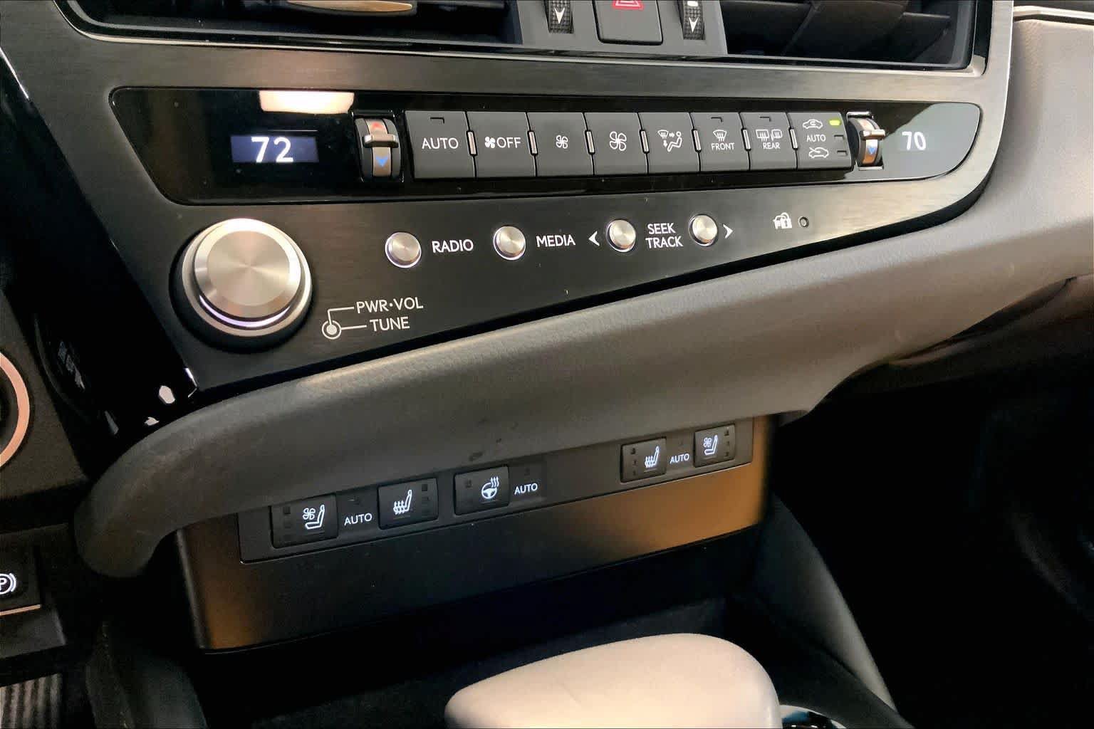 Used 2025 Lexus ES 350 w/ Accessory Package (Z1) FWD image 34