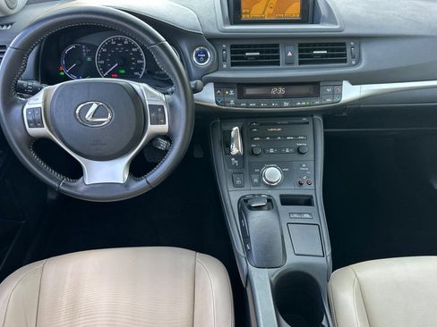 Used 2012 Lexus CT 200h FWD 4dr Hybrid image 27
