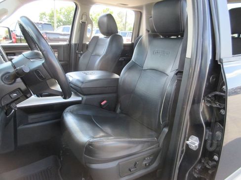 Used 2017 RAM 1500 Laramie w/ Convenience Group AWD/4WD image 24
