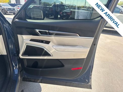Used 2025 Kia Telluride S AWD/4WD image 9