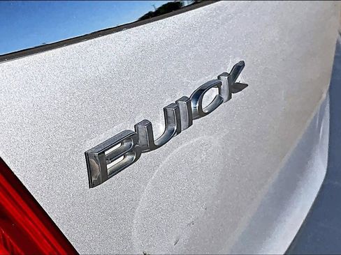 Used 2011 Buick Regal CXL image 10