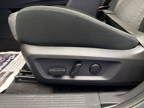 Used 2023 Nissan Rogue SV image 12