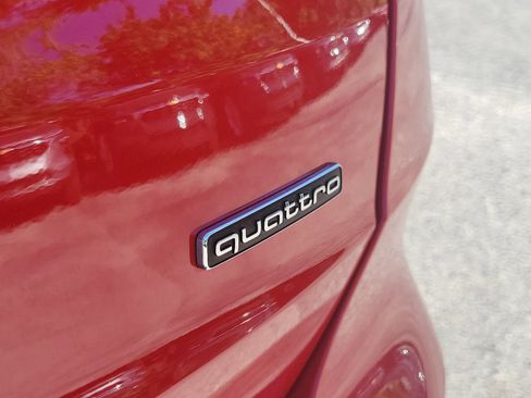 Used 2024 Audi Q3 2.0T Premium image 12