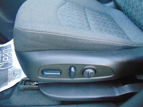 Used 2022 Chevrolet Equinox LT image 24