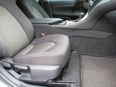 Used 2024 Toyota Camry LE image 10