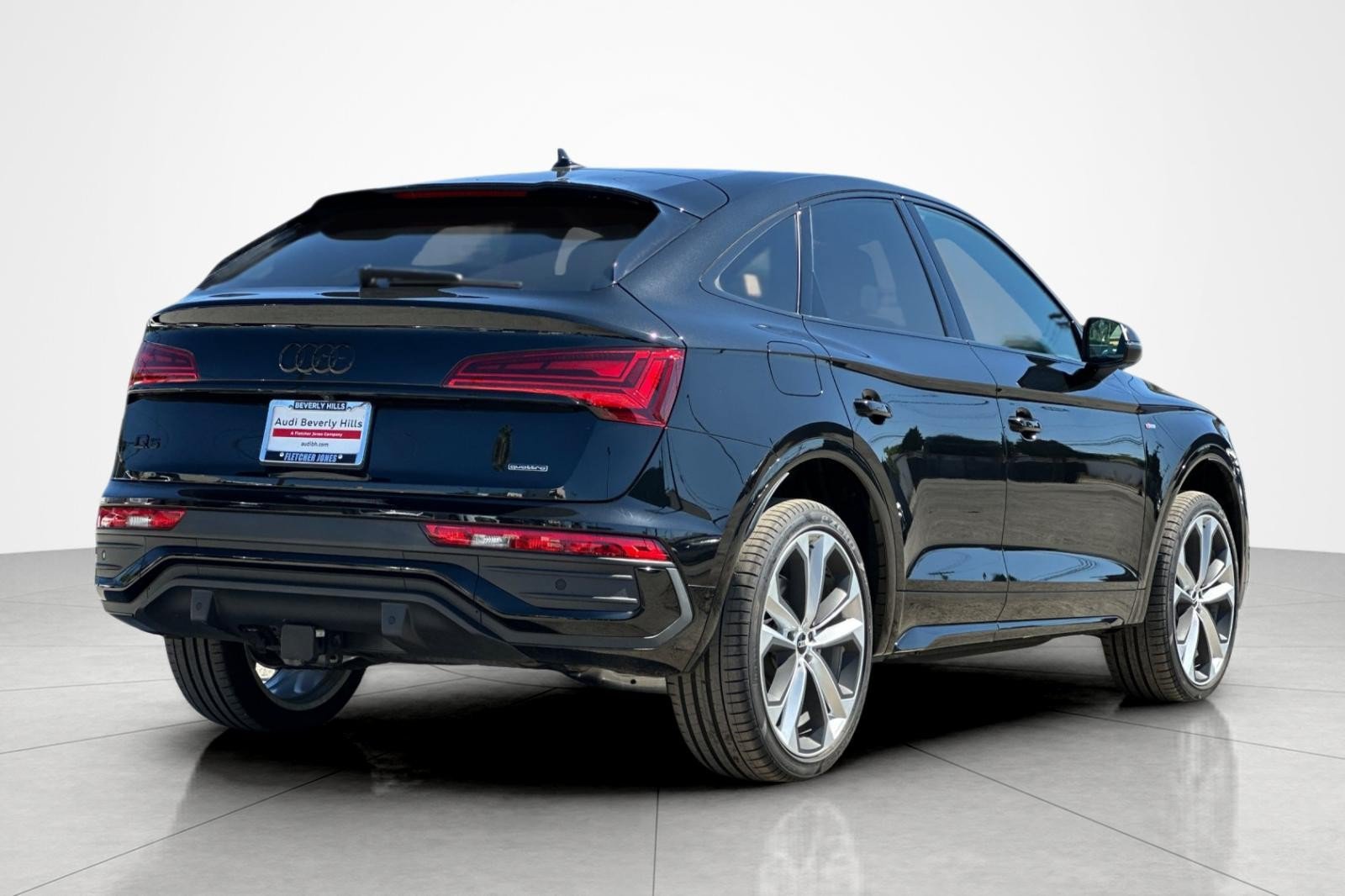 Used 2023 Audi Q5 2.0T Premium Plus w/ Premium Plus Package AWD/4WD image 5