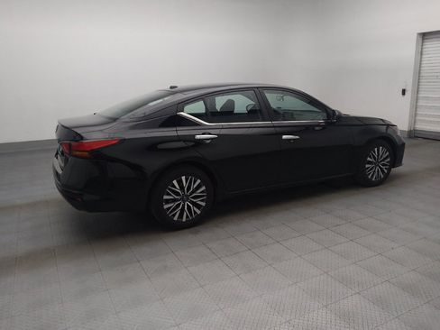 Used 2025 Nissan Altima 2.5 SV FWD image 10