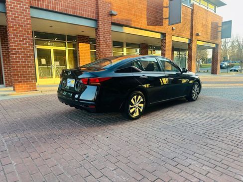 Used 2024 Nissan Altima 2.5 S image 6