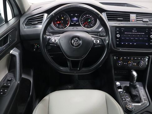 Used 2018 Volkswagen Tiguan SE image 16