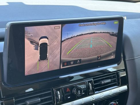 New 2026 Nissan Pathfinder SL image 19