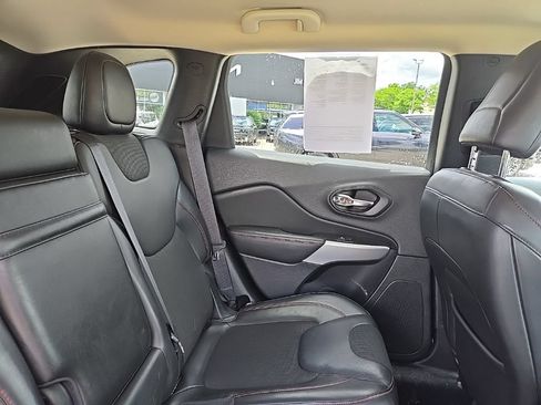 Used 2018 Jeep Cherokee Trailhawk w/ Cold Weather Group AWD/4WD image 35