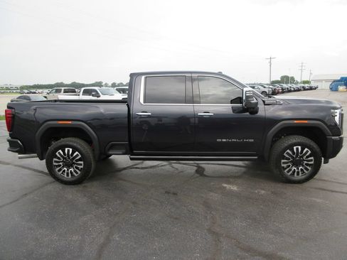 Certified 2026 GMC Sierra 2500 Denali Ultimate w/ Max Trailering Package AWD/4WD image 5