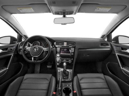 Used 2016 Volkswagen Golf S image 5