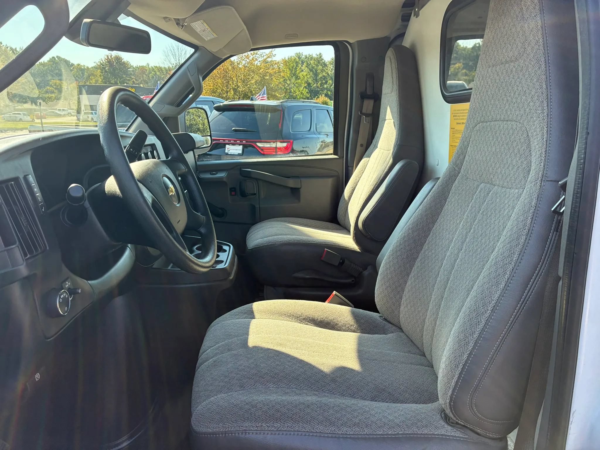 Used 2019 Chevrolet Express 2500 RWD image 15