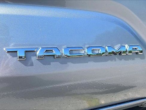 Certified 2025 Toyota Tacoma SR5 AWD/4WD image 32