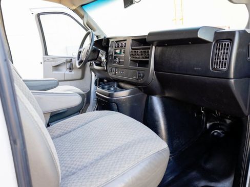 Used 2018 Chevrolet Express 3500 w/ Power Convenience Package image 11