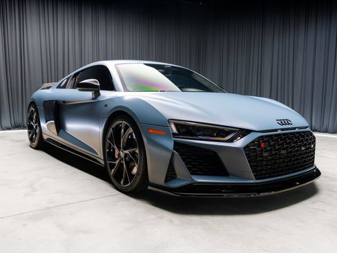 Used 2022 Audi R8 V10 w/ Premium Package RWD image 18