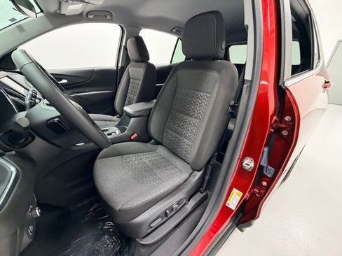 Used 2024 Chevrolet Equinox LT image 9