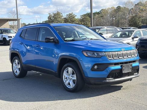 Used 2022 Jeep Compass Latitude AWD/4WD image 7