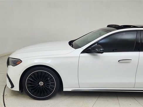 Used 2024 Mercedes-Benz E 450 4MATIC Sedan w/ Airmatic Package image 4