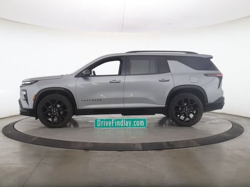 Used 2025 Chevrolet Traverse RS AWD/4WD image 9