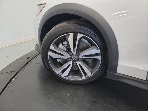 Used 2025 Volvo V60 B5 Cross Country Plus AWD/4WD image 30