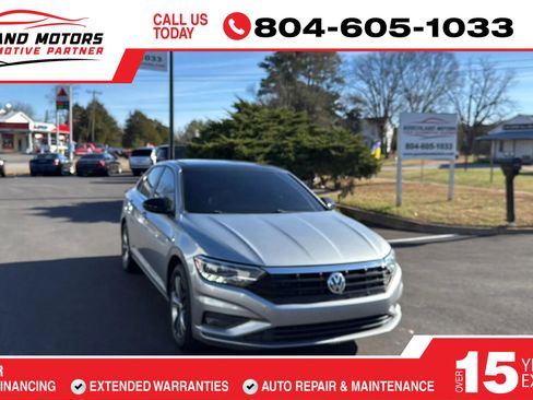 Used 2019 Volkswagen Jetta R-Line w/ R-Line Cold Weather Package image 1