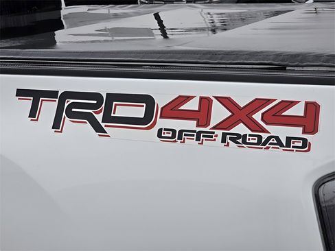 Used 2023 Toyota Tacoma TRD Off-Road w/ TRD Premium Off Road Package image 12