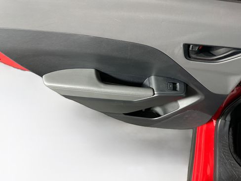 Used 2024 Subaru Crosstrek 2.0i Premium image 25